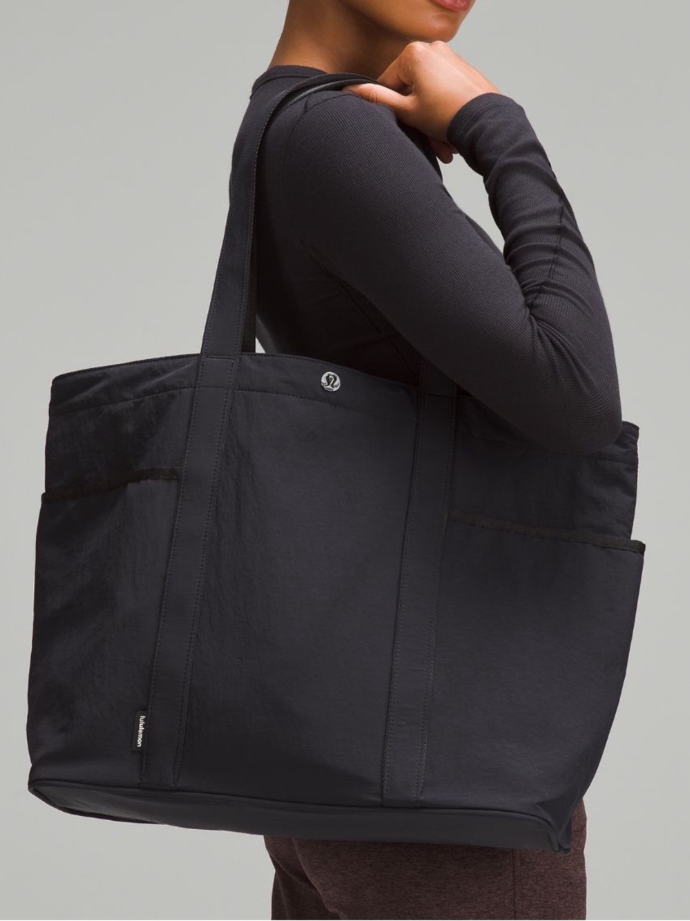 Lululemon Daily Multi-Pocket Tote Bag 20L - Picture 3 of 5
